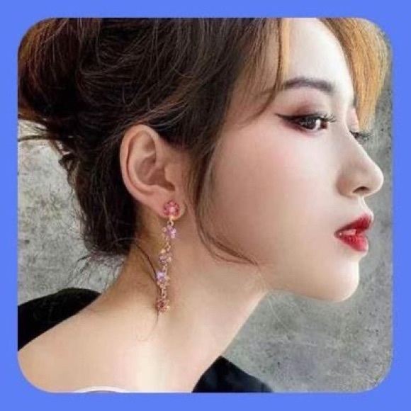 New Unique Pretty Cascading Multi Colorful Beauty Rhinestone Flower 🌸 Earrings - Picture 7 of 8